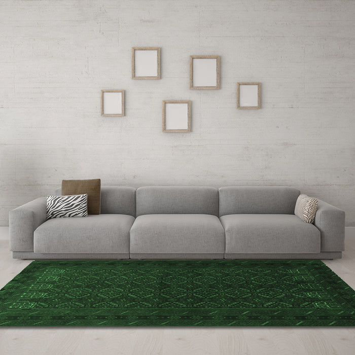Machine Washable Persian Emerald Green Traditional Area Rugs in a Living Room,, wshtr1754emgrn