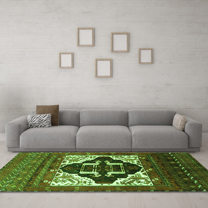 Machine Washable Persian Green Traditional Area Rugs in a Living Room,, wshtr1757grn