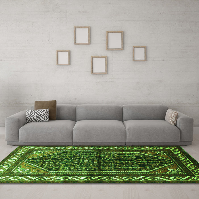 Machine Washable Persian Green Traditional Area Rugs in a Living Room,, wshtr175grn