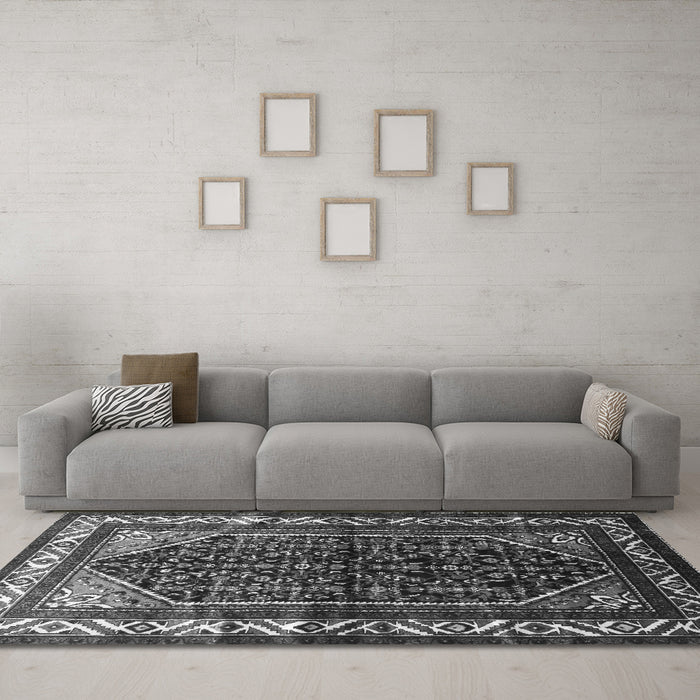 Machine Washable Persian Gray Traditional Rug in a Living Room,, wshtr175gry