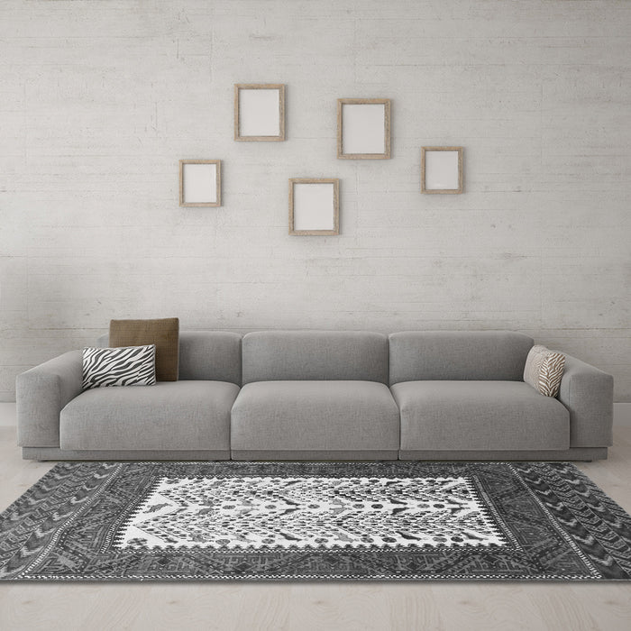 Machine Washable Persian Gray Traditional Rug in a Living Room,, wshtr1761gry