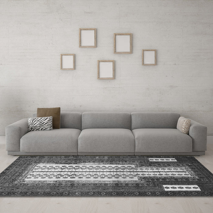 Machine Washable Persian Gray Traditional Rug in a Living Room,, wshtr1764gry