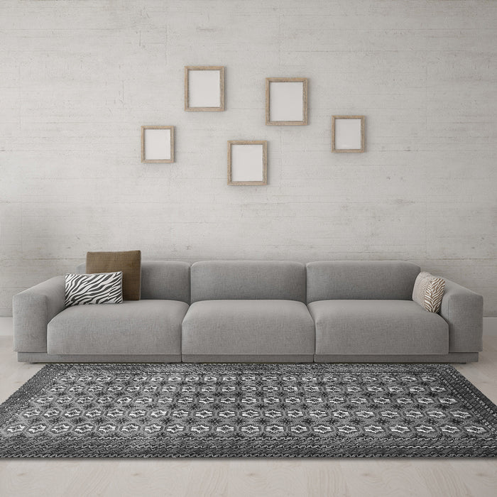 Machine Washable Persian Gray Traditional Rug in a Living Room,, wshtr1765gry