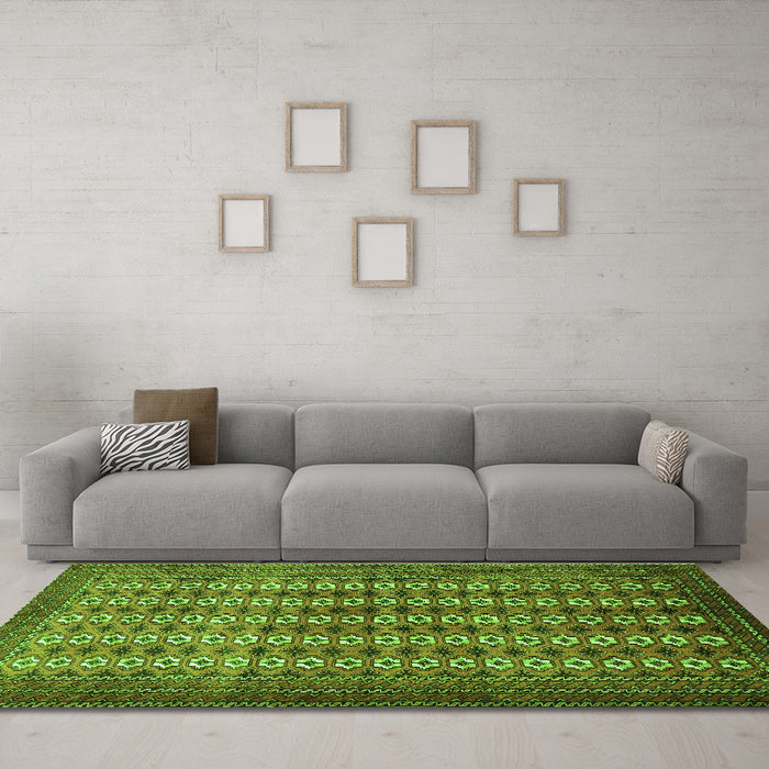 Machine Washable Persian Green Traditional Area Rugs in a Living Room,, wshtr1765grn