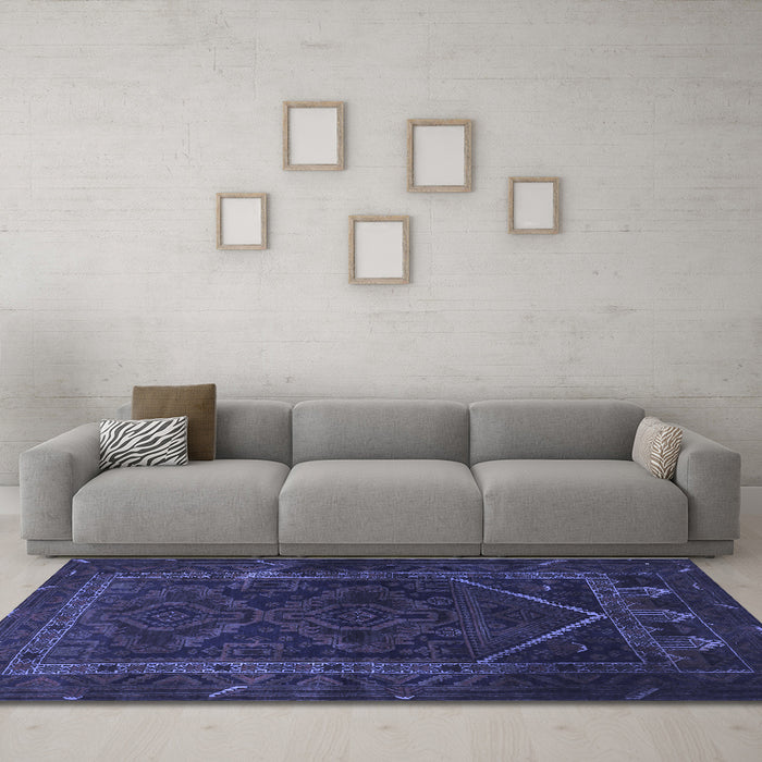 Machine Washable Persian Blue Traditional Rug in a Living Room, wshtr1768blu
