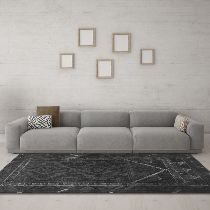 Machine Washable Persian Gray Traditional Rug in a Living Room,, wshtr1768gry