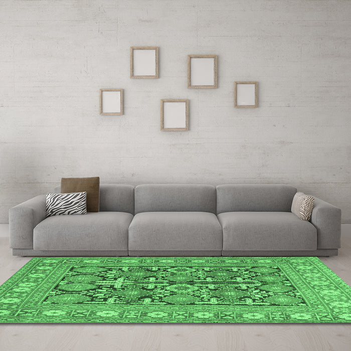 Machine Washable Persian Emerald Green Traditional Area Rugs in a Living Room,, wshtr176emgrn