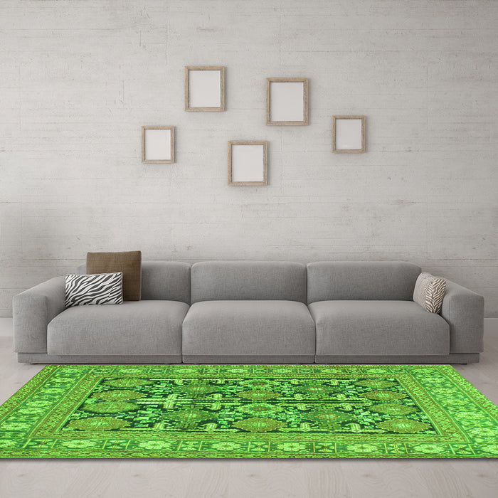 Machine Washable Persian Green Traditional Area Rugs in a Living Room,, wshtr176grn