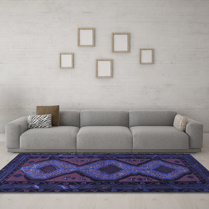 Machine Washable Persian Blue Traditional Rug in a Living Room, wshtr1770blu