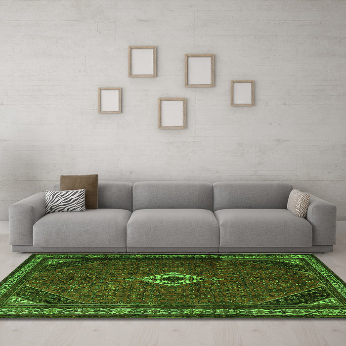 Machine Washable Persian Green Traditional Area Rugs in a Living Room,, wshtr1780grn