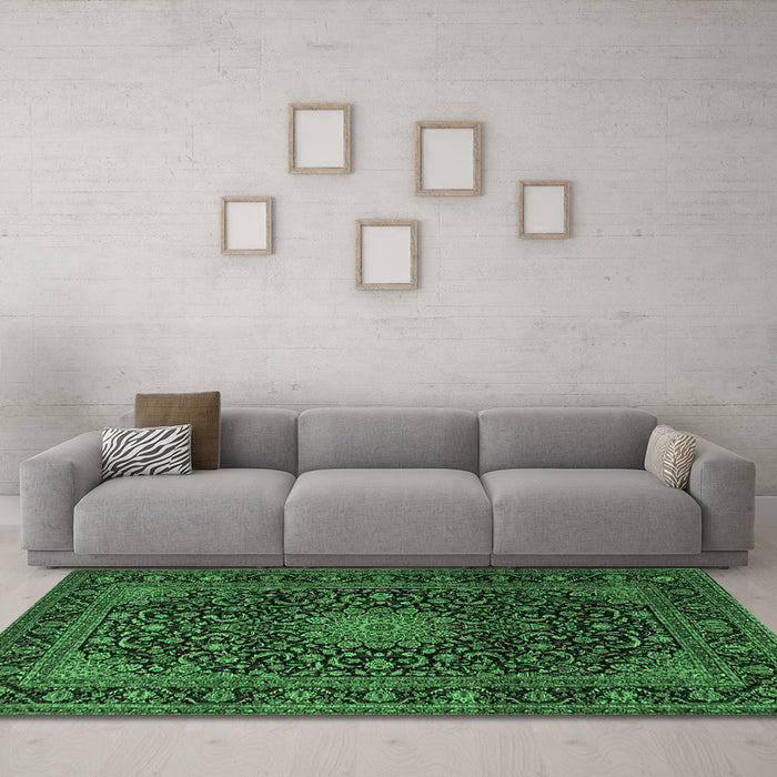 Machine Washable Medallion Emerald Green Traditional Area Rugs in a Living Room,, wshtr1781emgrn