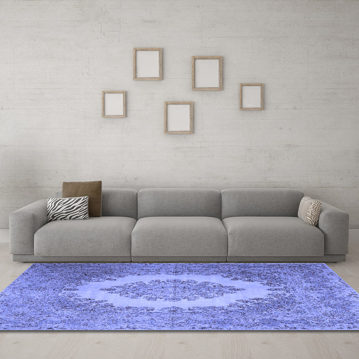 Machine Washable Medallion Blue Traditional Rug in a Living Room, wshtr1782blu