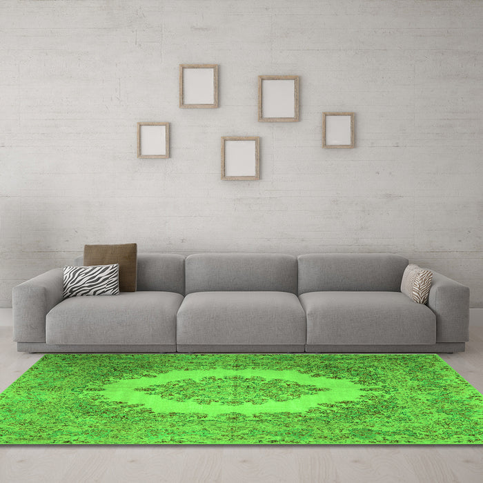 Machine Washable Medallion Green Traditional Area Rugs in a Living Room,, wshtr1782grn