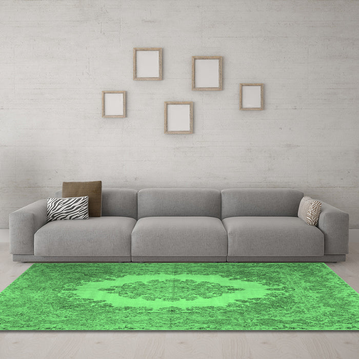 Machine Washable Medallion Emerald Green Traditional Area Rugs in a Living Room,, wshtr1782emgrn