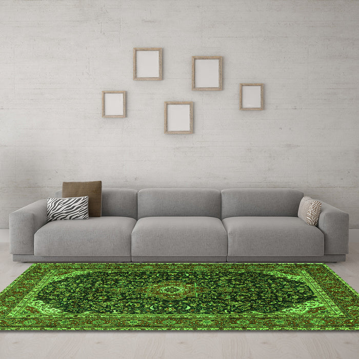 Machine Washable Medallion Green Traditional Area Rugs in a Living Room,, wshtr1784grn