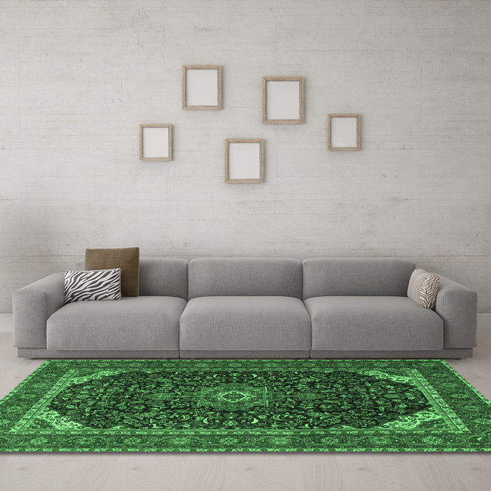 Machine Washable Medallion Emerald Green Traditional Area Rugs in a Living Room,, wshtr1784emgrn