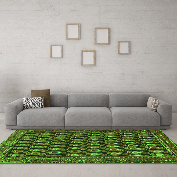 Machine Washable Persian Green Traditional Area Rugs in a Living Room,, wshtr1786grn