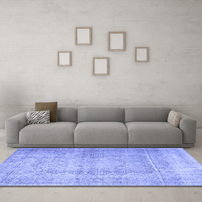 Machine Washable Persian Blue Traditional Rug in a Living Room, wshtr1787blu