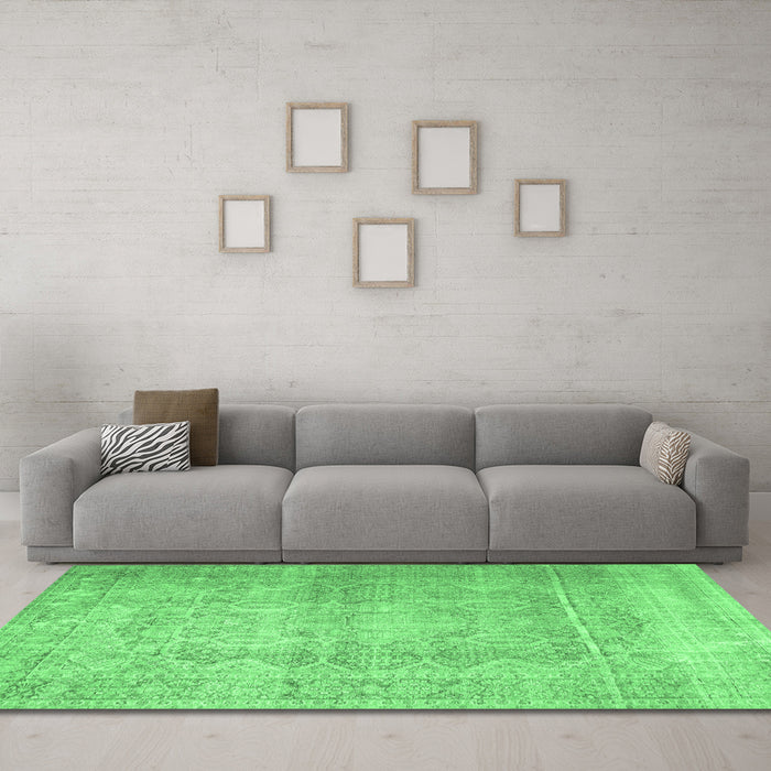 Machine Washable Persian Emerald Green Traditional Area Rugs in a Living Room,, wshtr1787emgrn