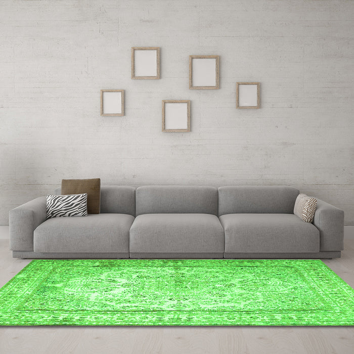 Machine Washable Persian Green Traditional Area Rugs in a Living Room,, wshtr1789grn