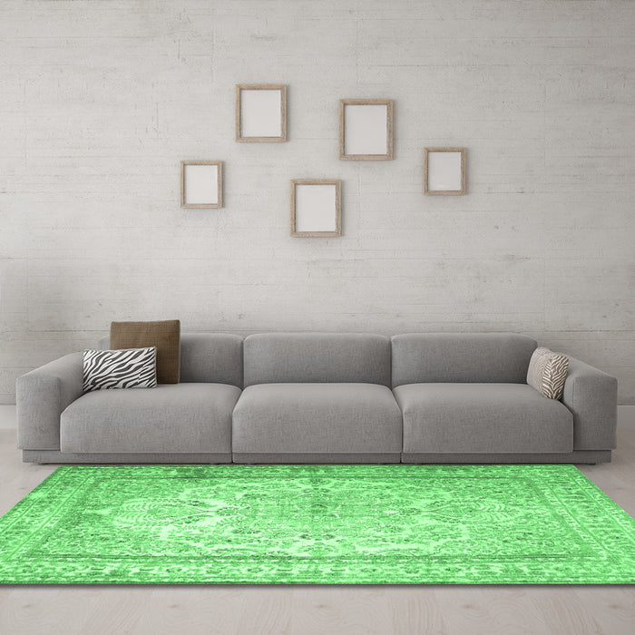 Machine Washable Persian Emerald Green Traditional Area Rugs in a Living Room,, wshtr1789emgrn