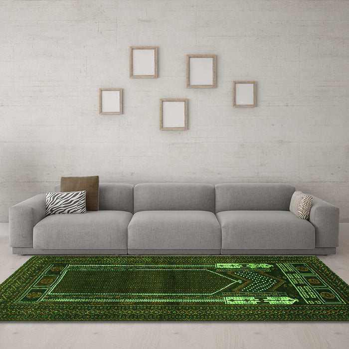 Machine Washable Persian Green Traditional Area Rugs in a Living Room,, wshtr1791grn