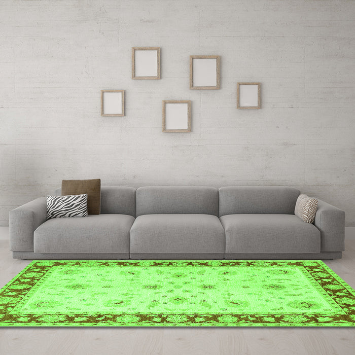 Machine Washable Persian Green Traditional Area Rugs in a Living Room,, wshtr1792grn