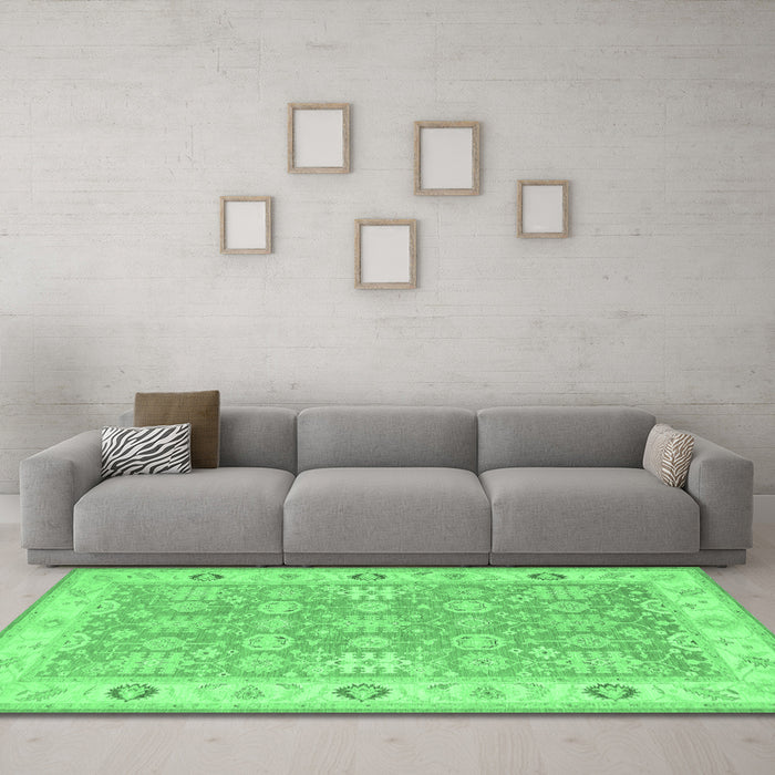 Machine Washable Persian Emerald Green Traditional Area Rugs in a Living Room,, wshtr1793emgrn