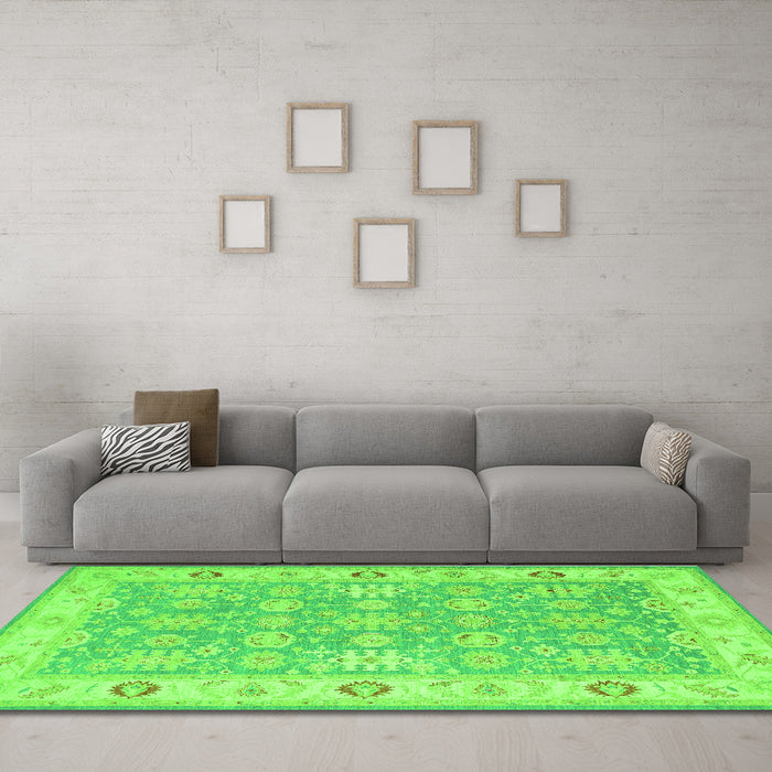 Machine Washable Persian Green Traditional Area Rugs in a Living Room,, wshtr1793grn