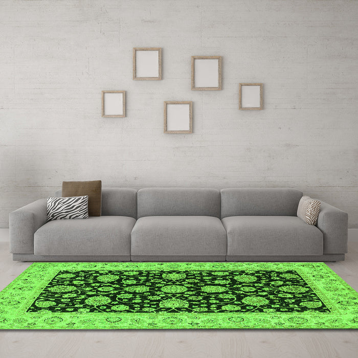 Machine Washable Oriental Green Traditional Area Rugs in a Living Room,, wshtr1794grn