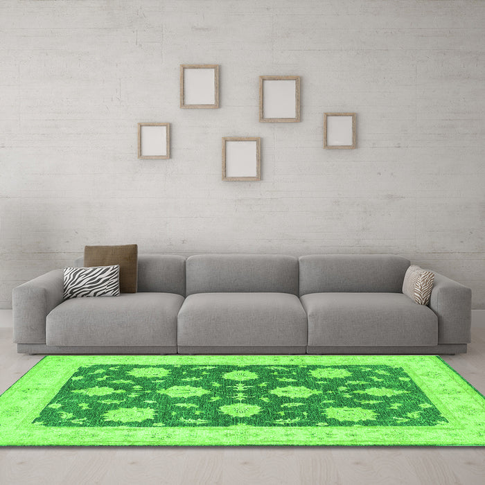 Machine Washable Oriental Green Traditional Area Rugs in a Living Room,, wshtr1795grn