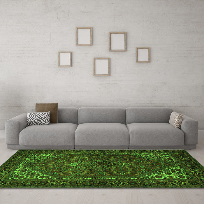 Machine Washable Persian Green Traditional Area Rugs in a Living Room,, wshtr1798grn