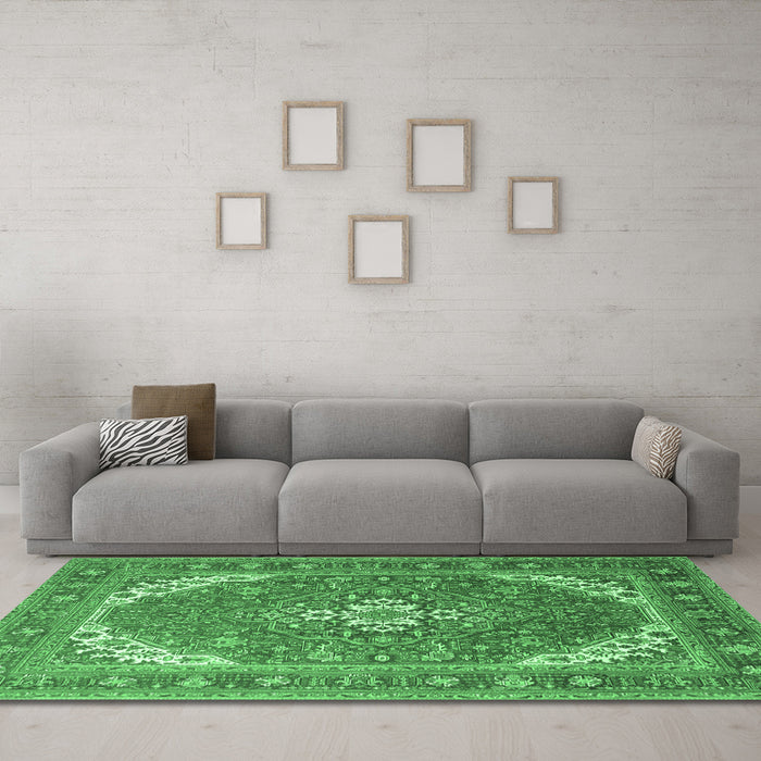 Machine Washable Persian Emerald Green Traditional Area Rugs in a Living Room,, wshtr179emgrn
