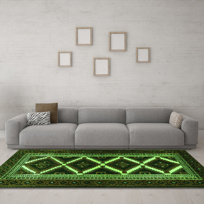 Machine Washable Persian Green Traditional Area Rugs in a Living Room,, wshtr1802grn