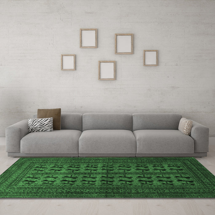 Machine Washable Persian Emerald Green Traditional Area Rugs in a Living Room,, wshtr1804emgrn