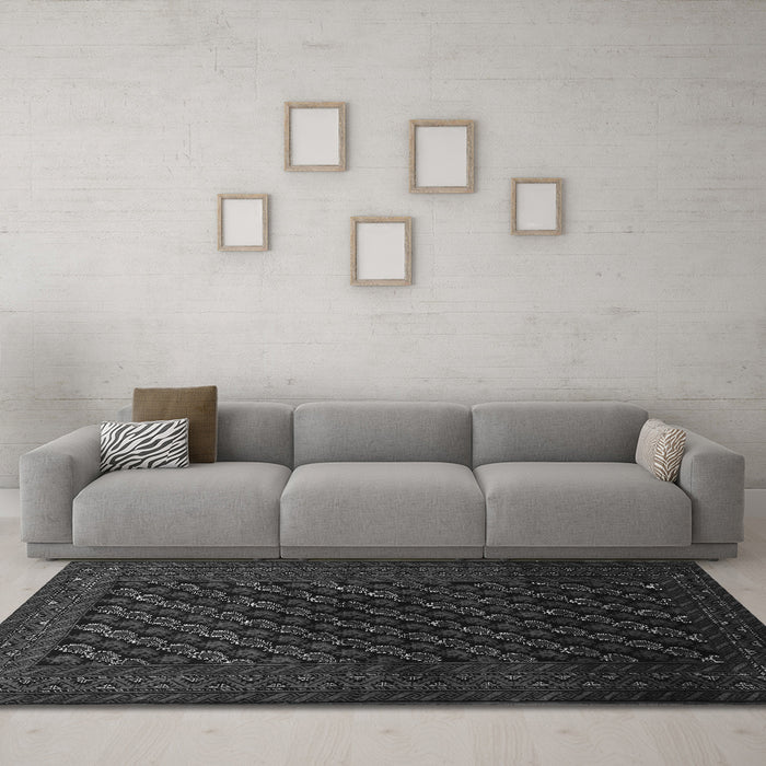 Machine Washable Persian Gray Traditional Rug in a Living Room,, wshtr1806gry