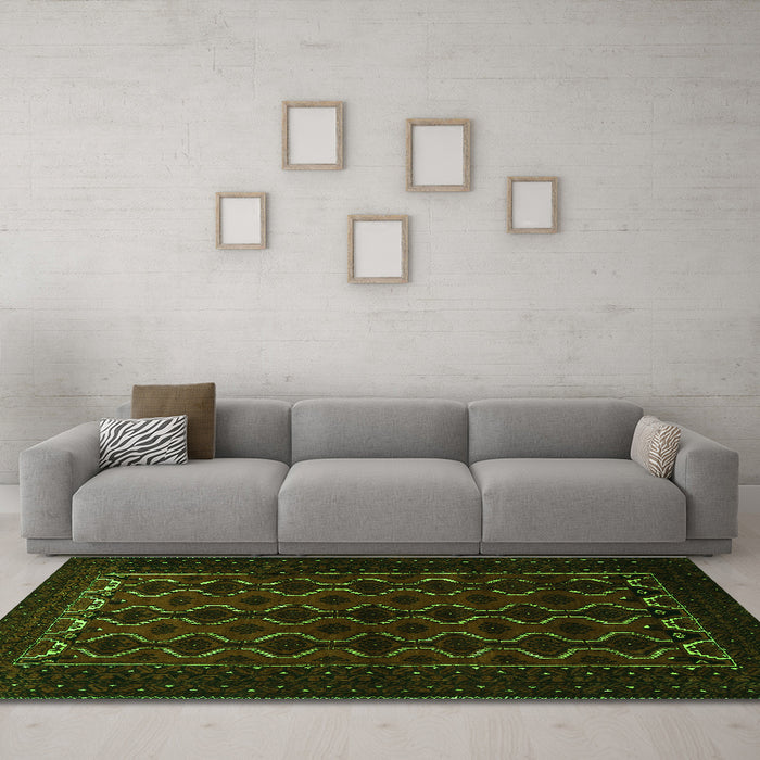 Machine Washable Persian Green Traditional Area Rugs in a Living Room,, wshtr1808grn
