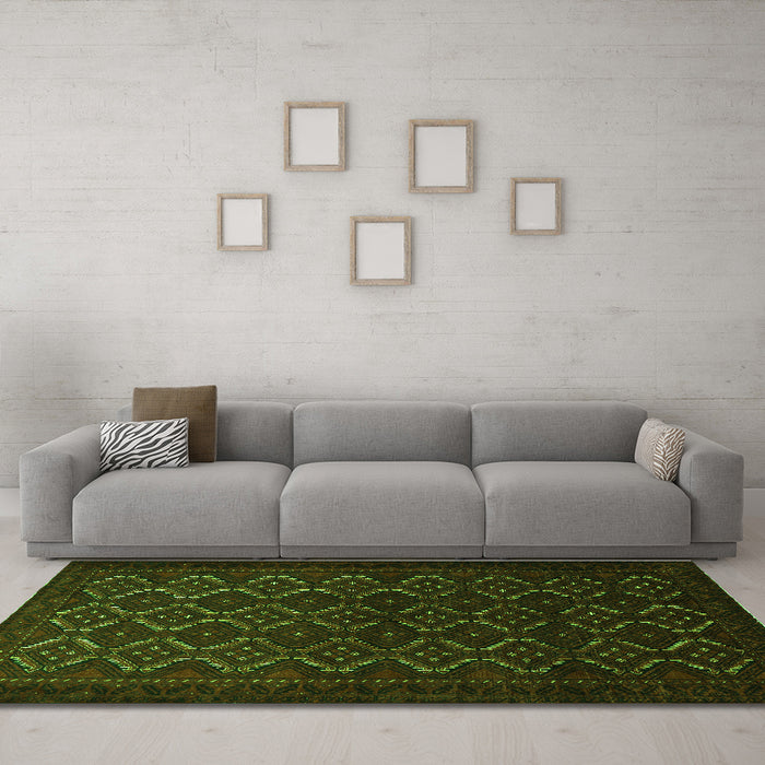 Machine Washable Persian Green Traditional Area Rugs in a Living Room,, wshtr1810grn