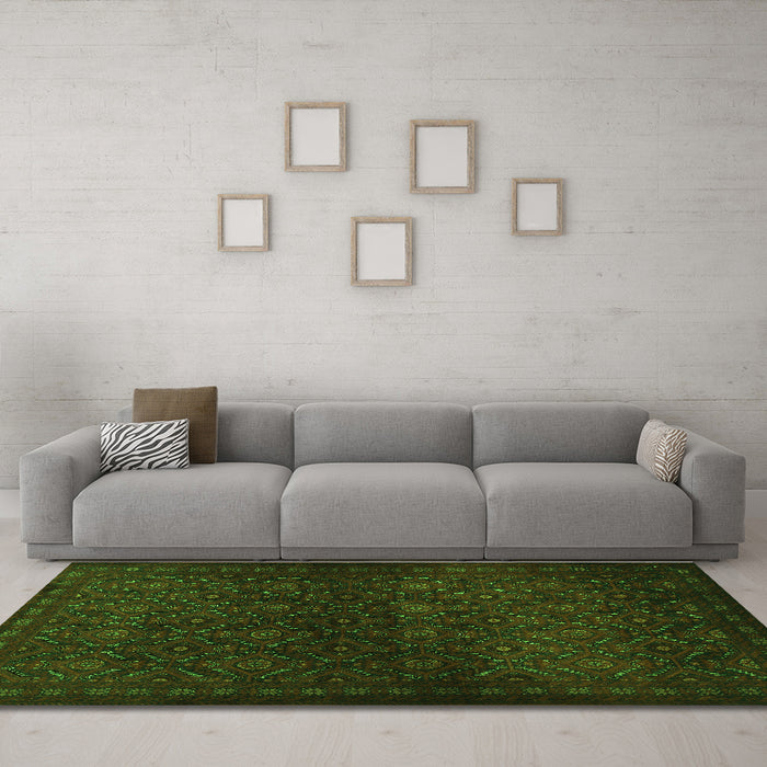 Machine Washable Persian Green Traditional Area Rugs in a Living Room,, wshtr1811grn