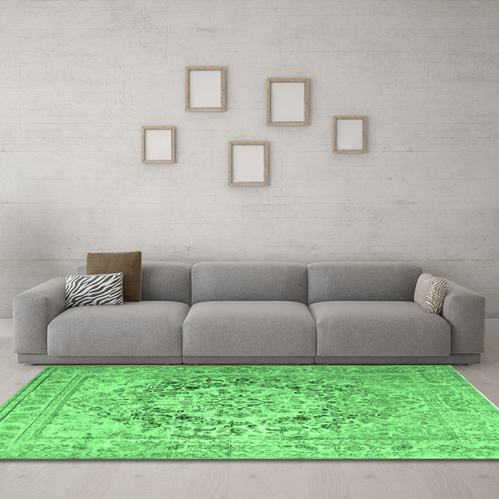 Machine Washable Medallion Emerald Green Traditional Area Rugs in a Living Room,, wshtr1814emgrn