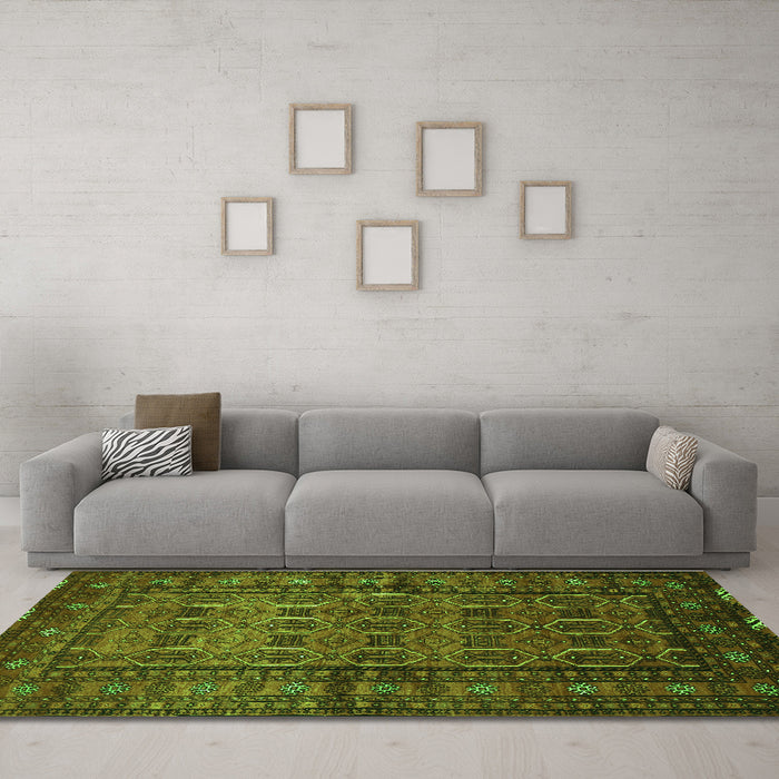 Machine Washable Persian Green Traditional Area Rugs in a Living Room,, wshtr1815grn