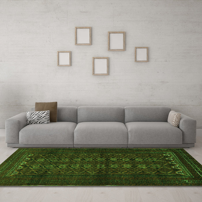 Machine Washable Persian Green Traditional Area Rugs in a Living Room,, wshtr1816grn
