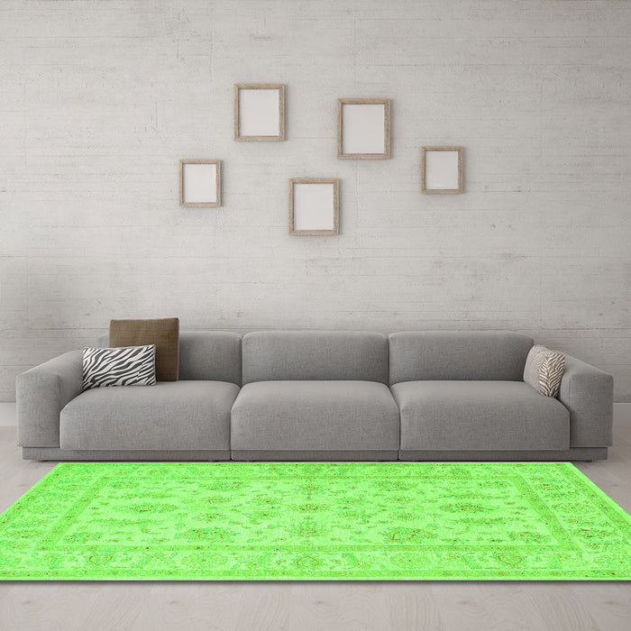 Machine Washable Persian Green Traditional Area Rugs in a Living Room,, wshtr1820grn