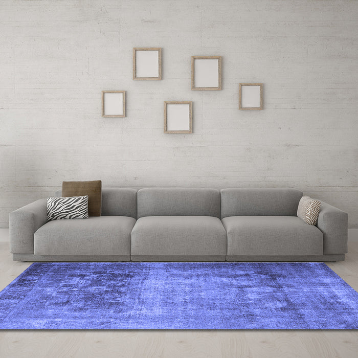 Machine Washable Persian Blue Traditional Rug in a Living Room, wshtr1823blu