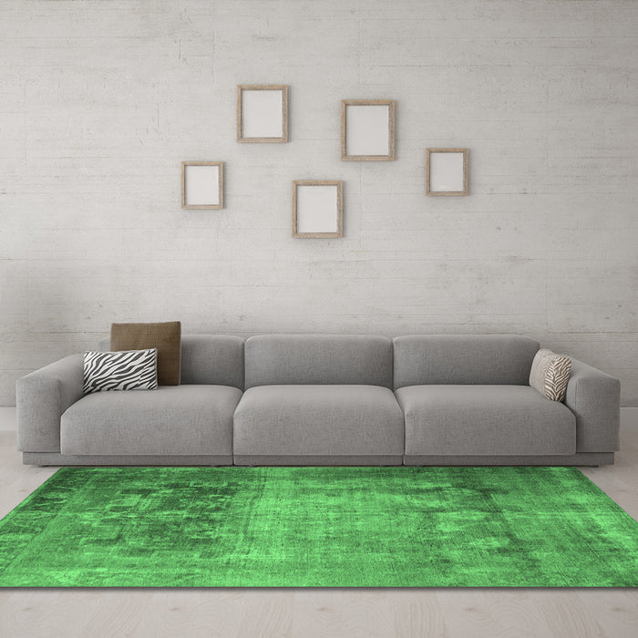 Machine Washable Persian Emerald Green Traditional Area Rugs in a Living Room,, wshtr1823emgrn
