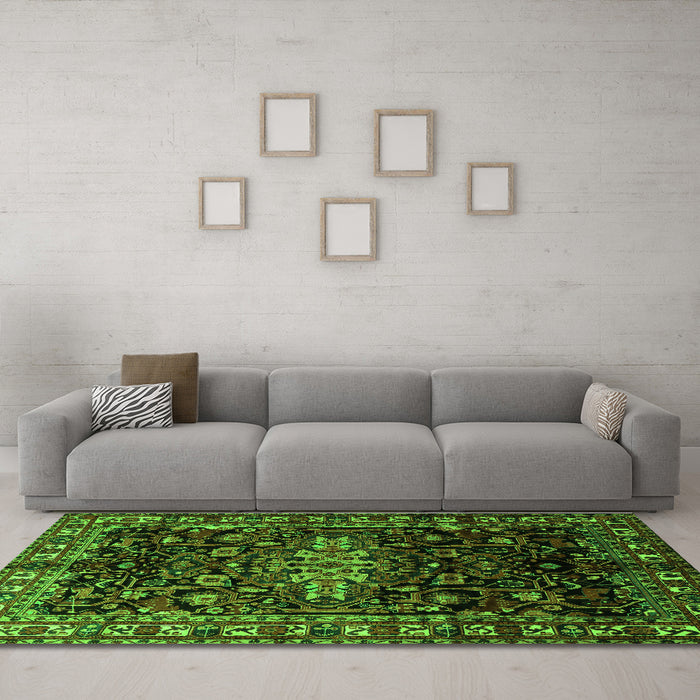 Machine Washable Persian Green Traditional Area Rugs in a Living Room,, wshtr1824grn