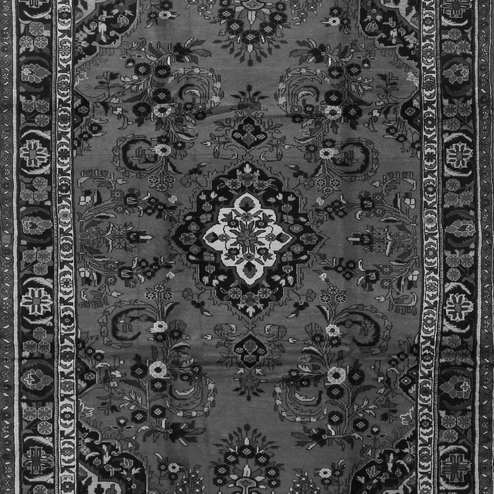 Serging Thickness of Machine Washable Persian Gray Traditional Rug, wshtr1825gry