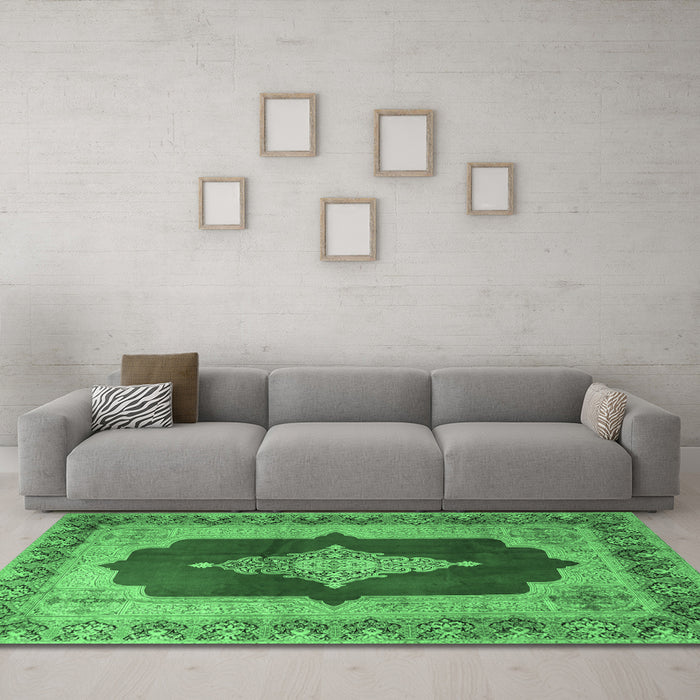 Machine Washable Medallion Emerald Green Traditional Area Rugs in a Living Room,, wshtr1826emgrn