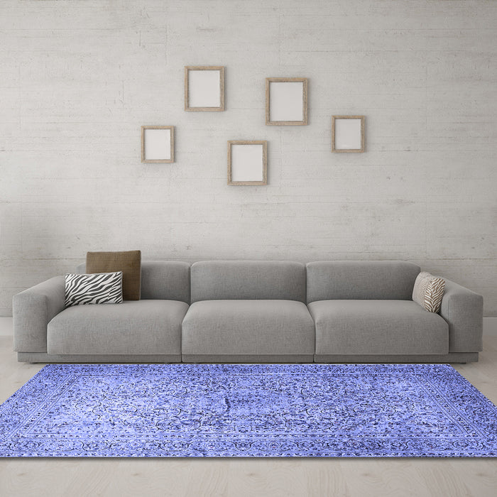 Machine Washable Persian Blue Traditional Rug in a Living Room, wshtr1827blu