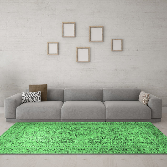 Machine Washable Persian Emerald Green Traditional Area Rugs in a Living Room,, wshtr1827emgrn